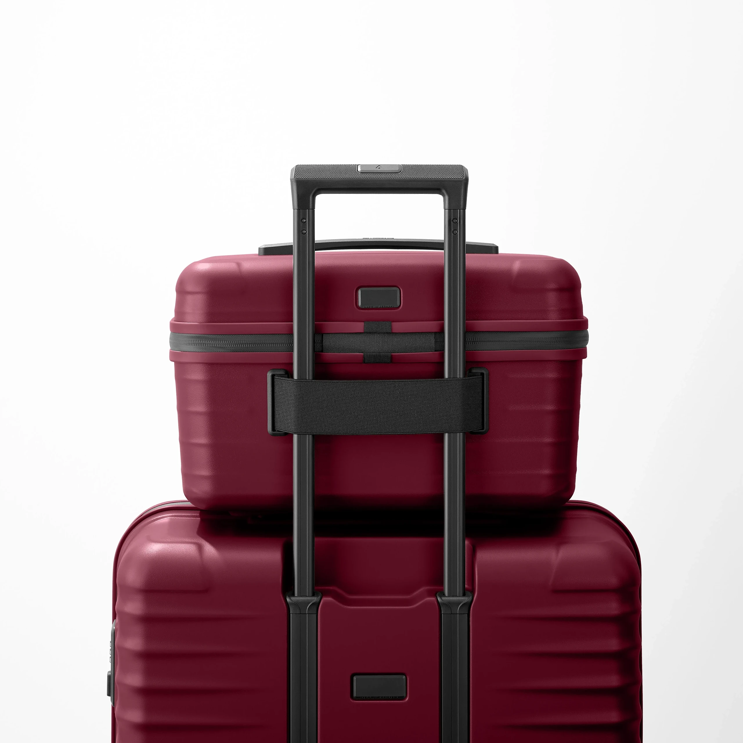 TITAN UPGRADE Beautycase Made from polycarbonate in Emberwood Red