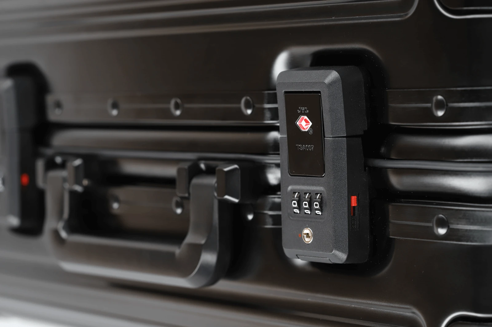TSA lock - what is it actually? Next Trolley mit TSA Schloss schwarz