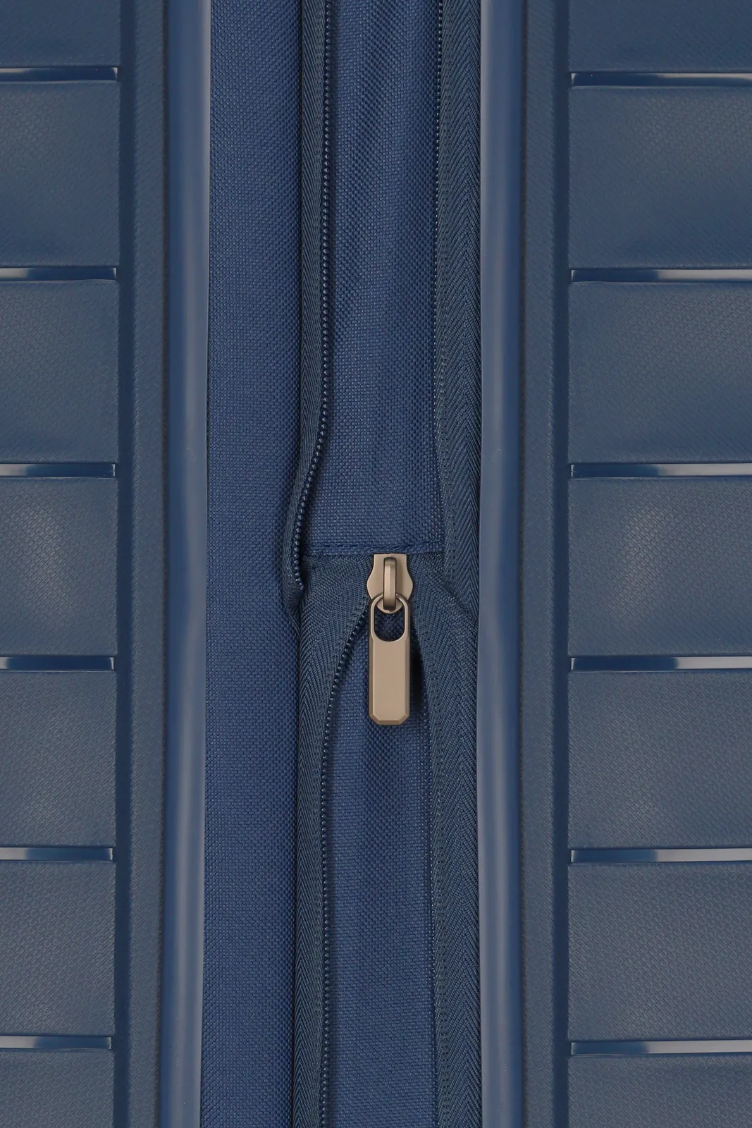 Mooby in Blau Groesse L Reissverschluss