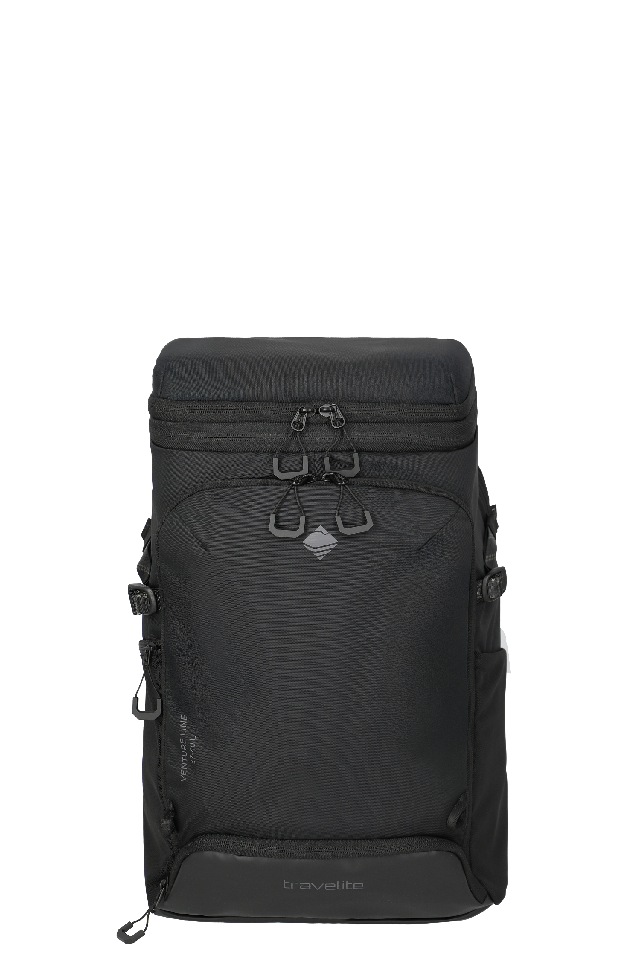 Ein schwarzer, rechteckiger Rucksack steht aufrecht vor einem schwarzen Hintergrund. Der Rucksack hat oben zwei Reißverschlüsse, ein Logo und „venture line 37-40L“ sowie unten „travelite“. An den Seiten sind Riemen und Haken zu sehen.