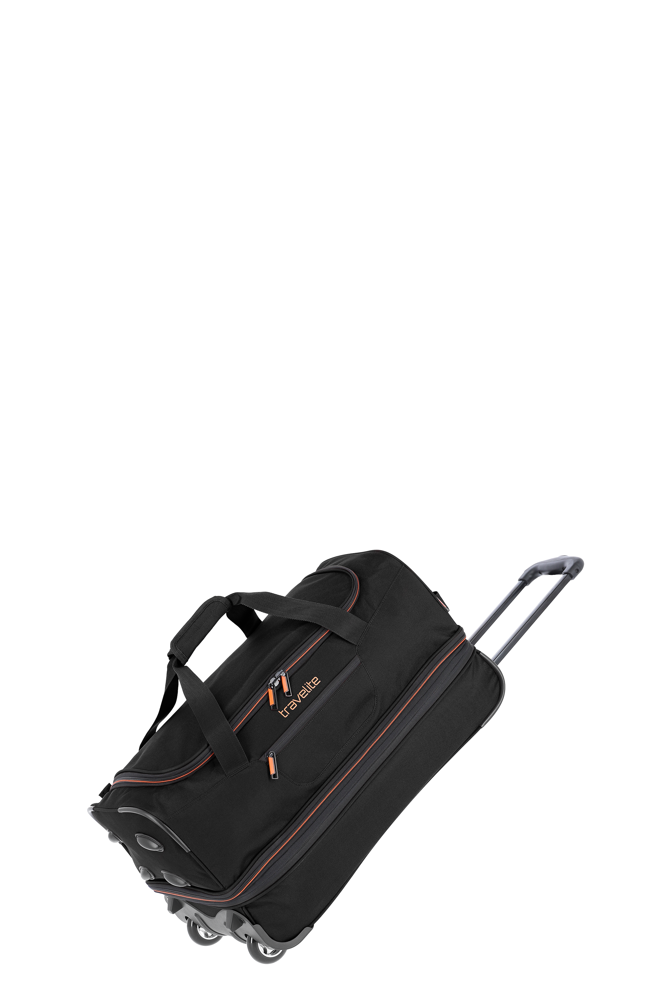 Schwarze Reisetasche von TRAVELITE, Modell Trolley S, mit Tragegriffen, Teleskopgriff und Rollen. Die Tasche hat orangefarbene Akzente und ein Logo des Herstellers. Die Tasche steht schräg im Raum.