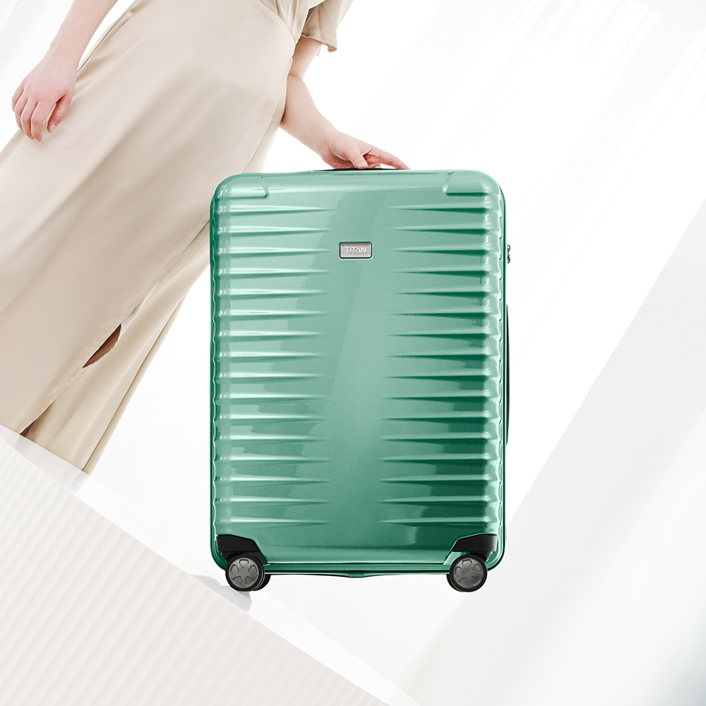 TSA lock on the TITAN suitcase