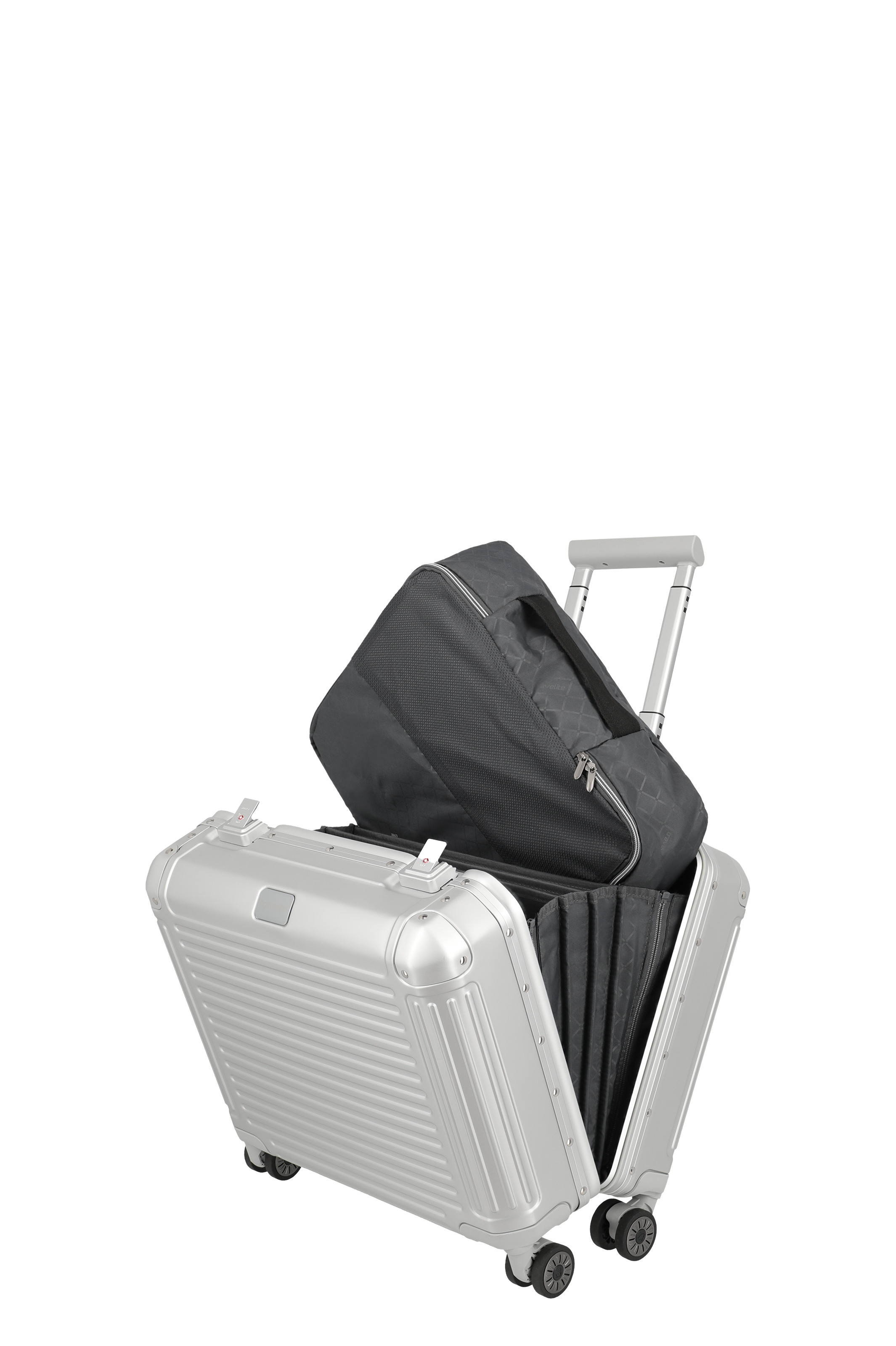 Silberner Hartschalen-Trolley mit geöffneter Fronttasche und herausnehmbarer schwarzer Tasche