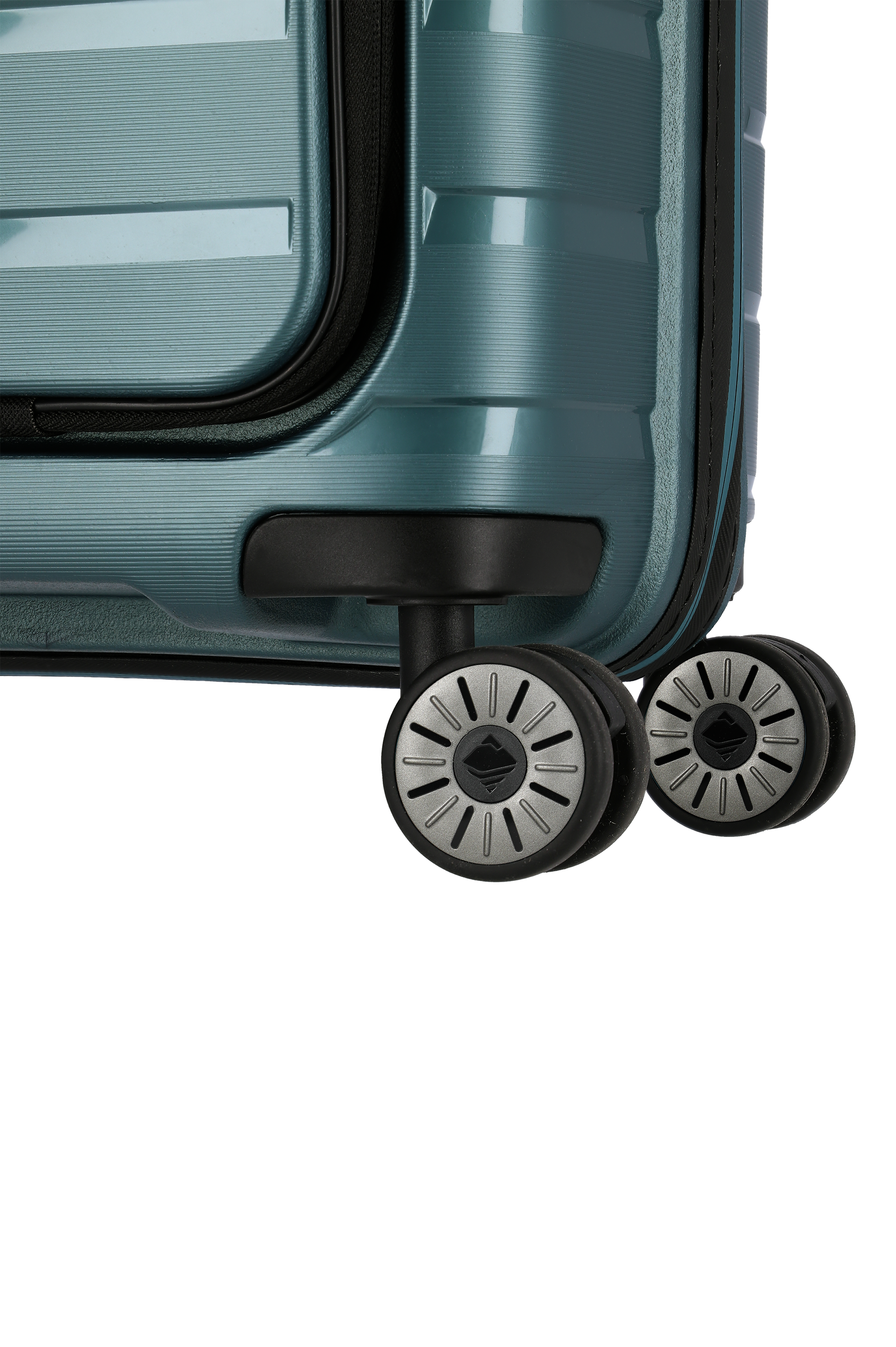 Detailansicht der leisen, drehbaren Rollen eines modernen Hartschalenkoffers in Blau