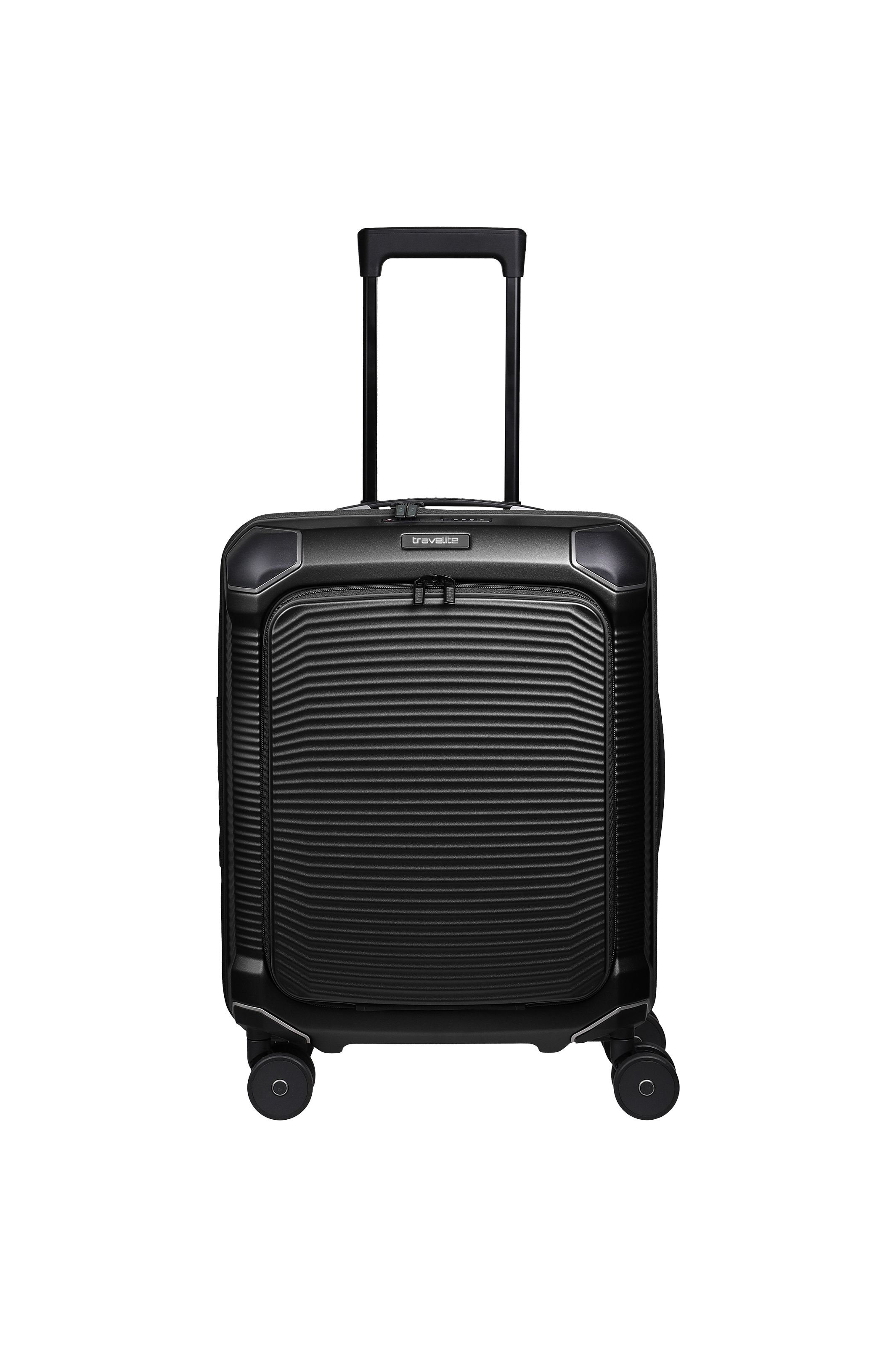 Schwarzer Trolley S+ von TRAVELITE, frontal aufgenommen vor schwarzem Hintergrund. Der Koffer hat eine gerillte Oberfläche, einen ausziehbaren Griff und vier Rollen. Er wirkt modern und hochwertig.