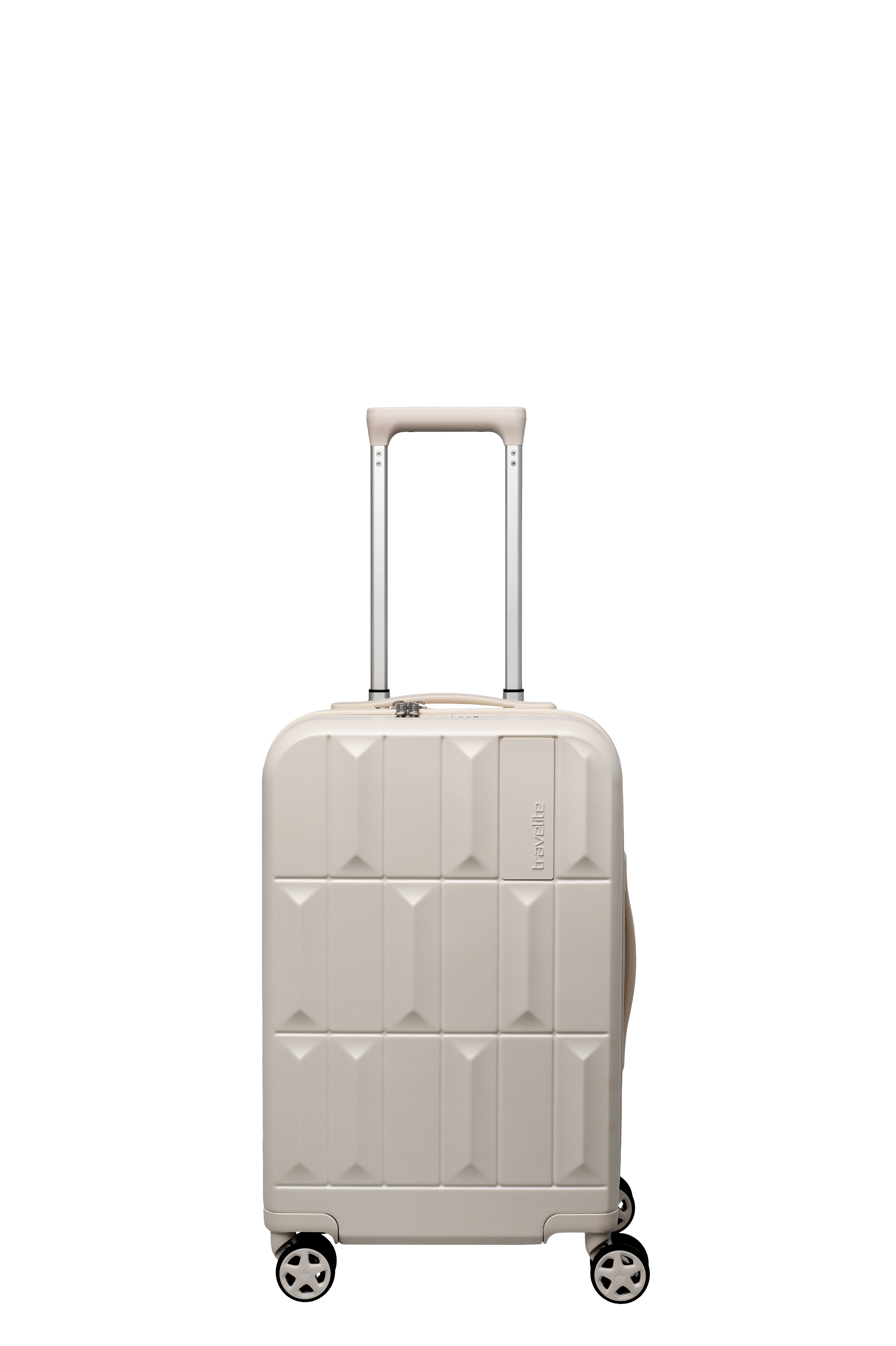 Ein heller Hartschalenkoffer mit vier Rollen und einem ausziehbaren Griff steht vor einem schwarzen Hintergrund. Die Oberfläche des Koffers ist mit rechteckigen und pyramidenförmigen Formen verziert. Der Koffer trägt den Schriftzug "travelite".