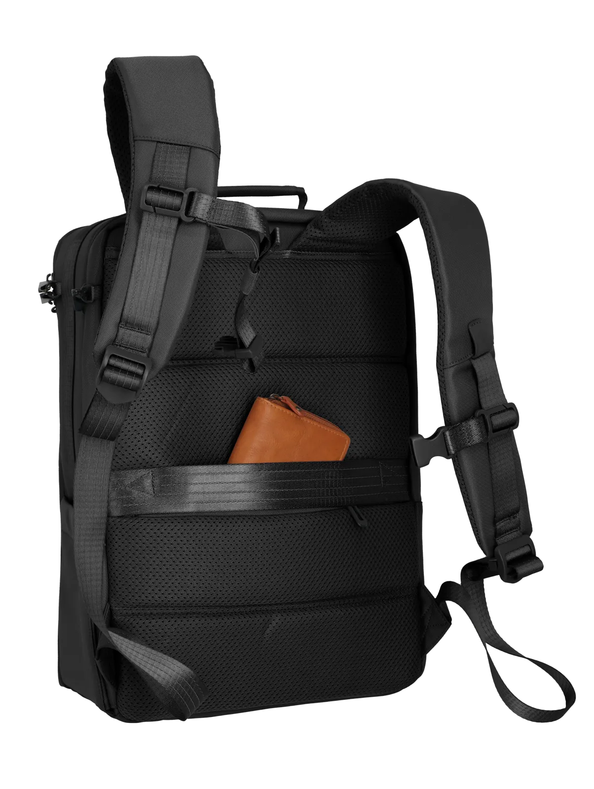 Schwarzer Rucksack mit verstellbaren Trägern und einem braunen Portemonnaie in der Rücken-Tasche