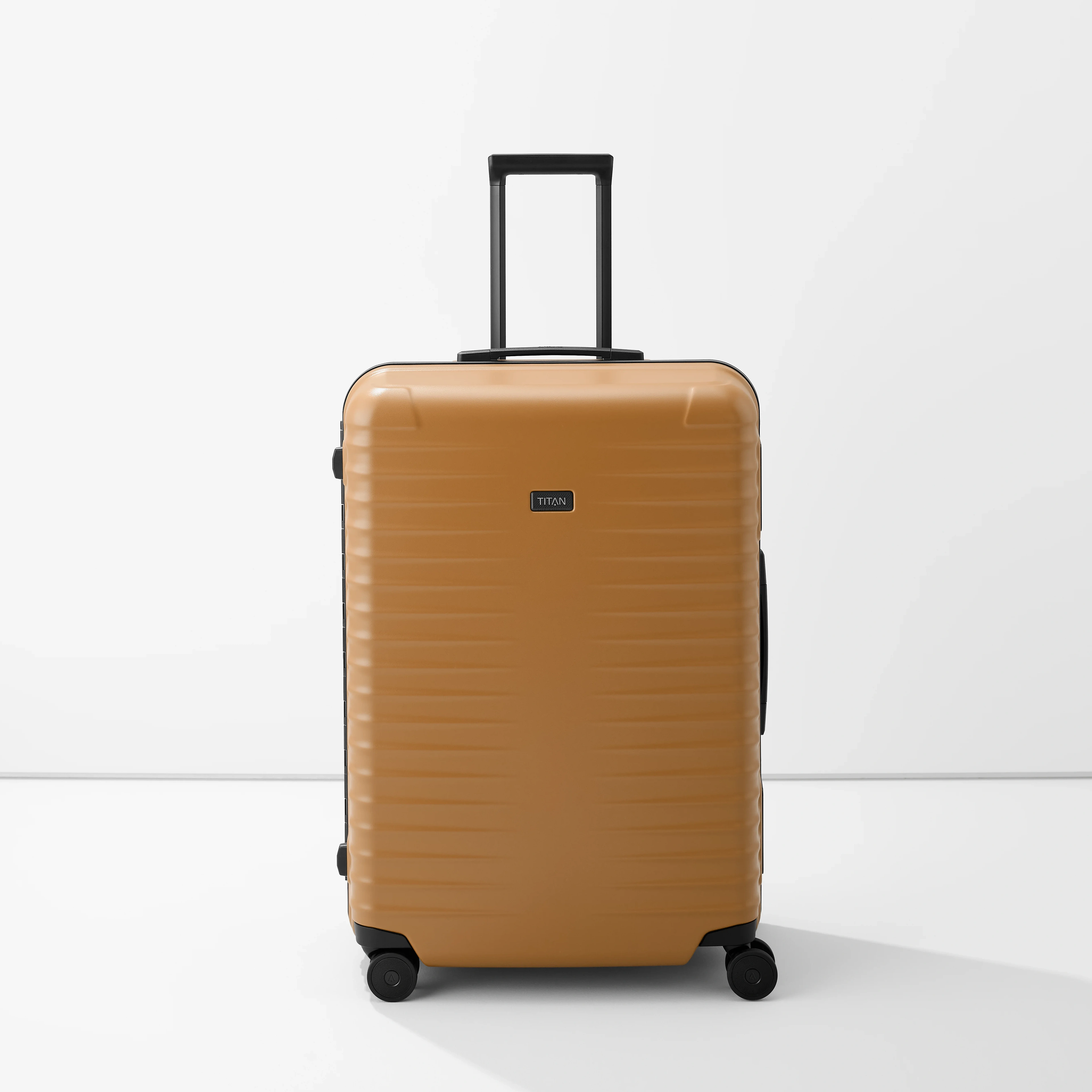 Maleta TITAN OVERSEAS con Smart Frame y candados TSA extragrandes