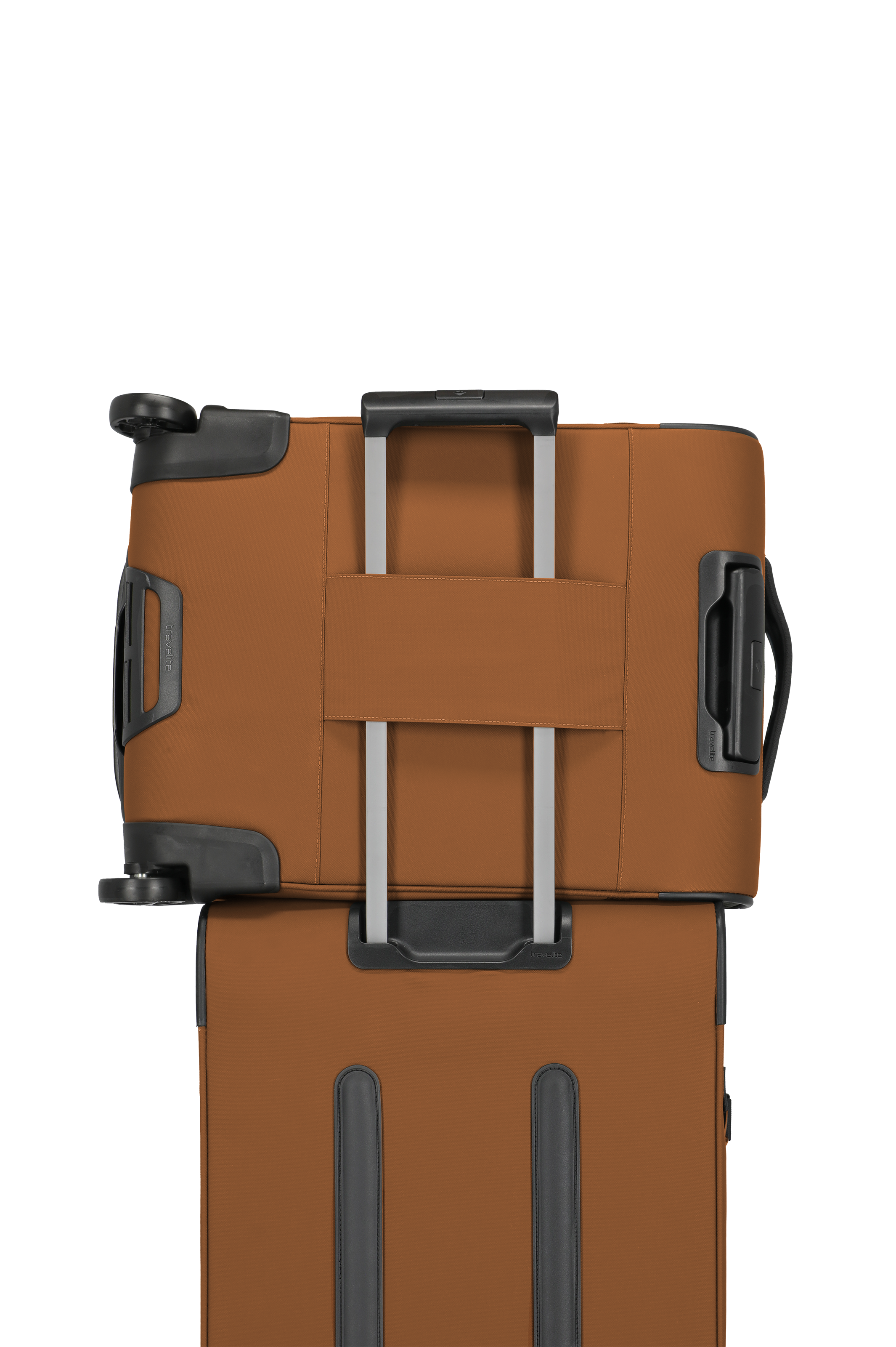 Stapelbare braune Trolleys mit ausziehbarem Griff und Rollen für komfortables Reisen