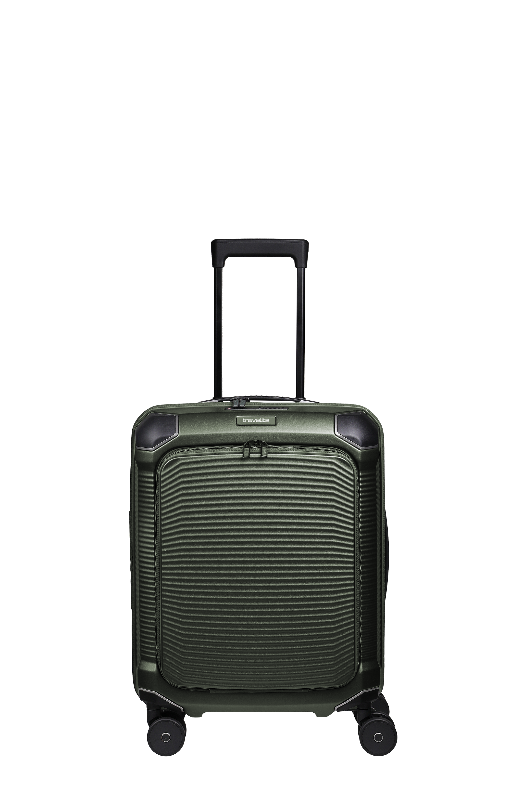 Ein olivgrüner Trolley S+ von TRAVELITE steht aufrecht. Der Koffer hat einen Teleskopgriff und vier Rollen. Das Gehäuse ist horizontal gerippt, die Ecken sind verstärkt. Ein Reißverschluss verläuft um den gesamten Koffer.