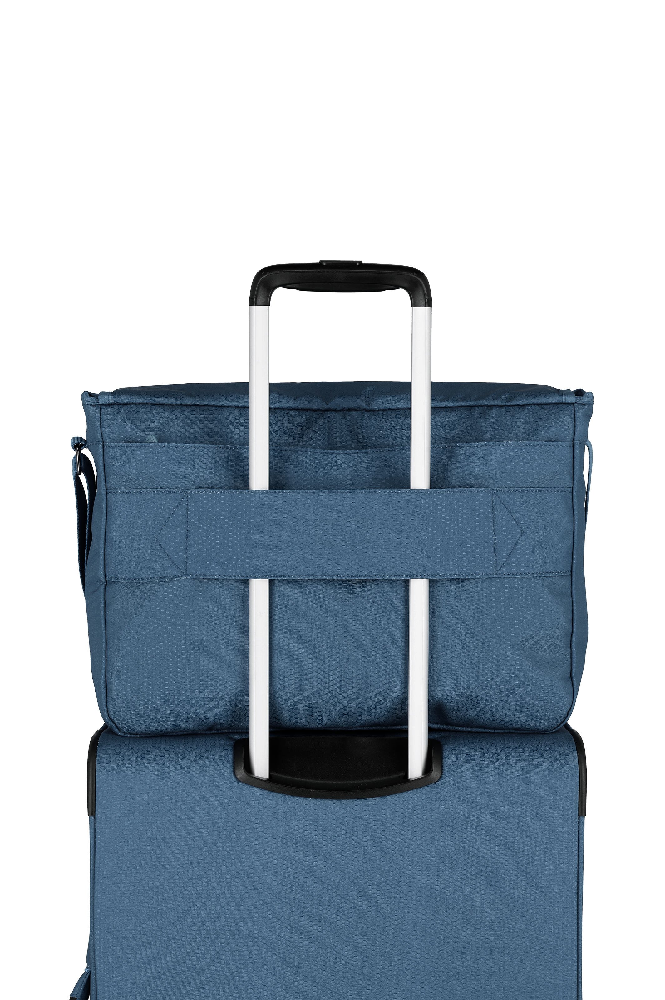 Blaue Reisetasche mit Aufsteckfunktion auf Trolleygriff – praktische Lösung für unterwegs