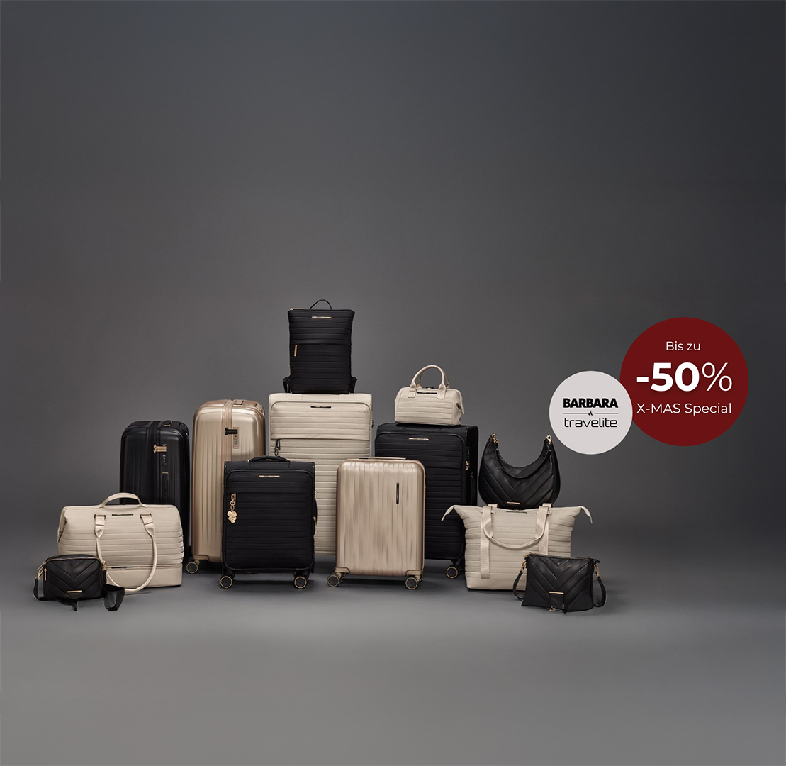 Auf grauem Grund sind Koffer und Taschen in Schwarz und Beige angeordnet. Ein großer, runder, roter Aufkleber rechts im Bild verkündet einen Rabatt von bis zu 50% für ein X-MAS Special. Ein weißer Aufkleber daneben zeigt das Logo der Marke.